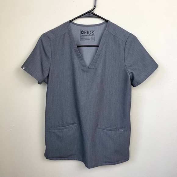Figs Casma Three-Pocket‎ Scrub Top - Picture 4 of 9